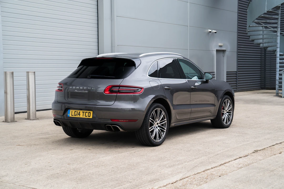 2014 Porsche Macan Turbo - Image 8 of 31
