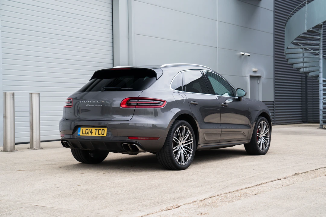 2014 Porsche Macan Turbo - Image 15 of 31