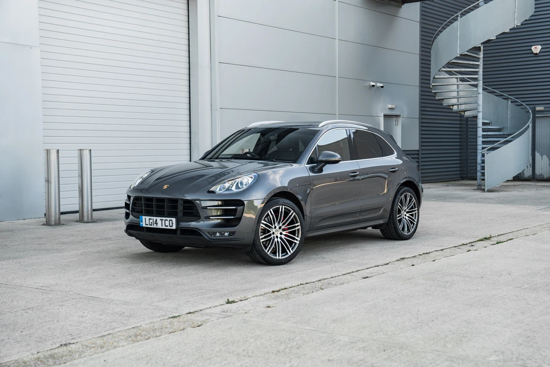 2014 Porsche Macan Turbo - Image 12 of 31
