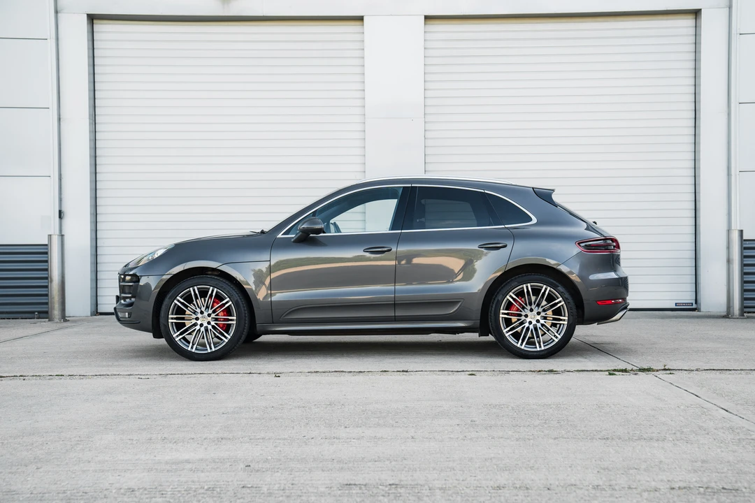 2014 Porsche Macan Turbo - Image 5 of 31