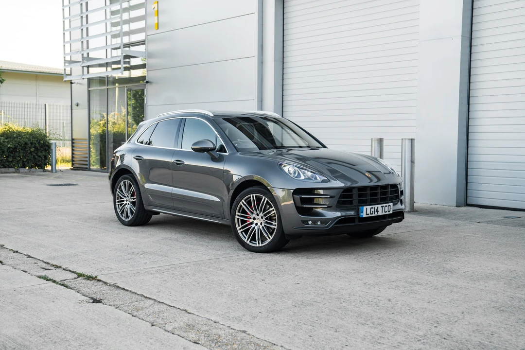 2014 Porsche Macan Turbo - Image 16 of 31