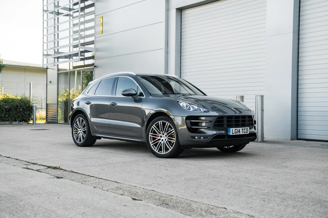 2014 Porsche Macan Turbo - Image 10 of 31