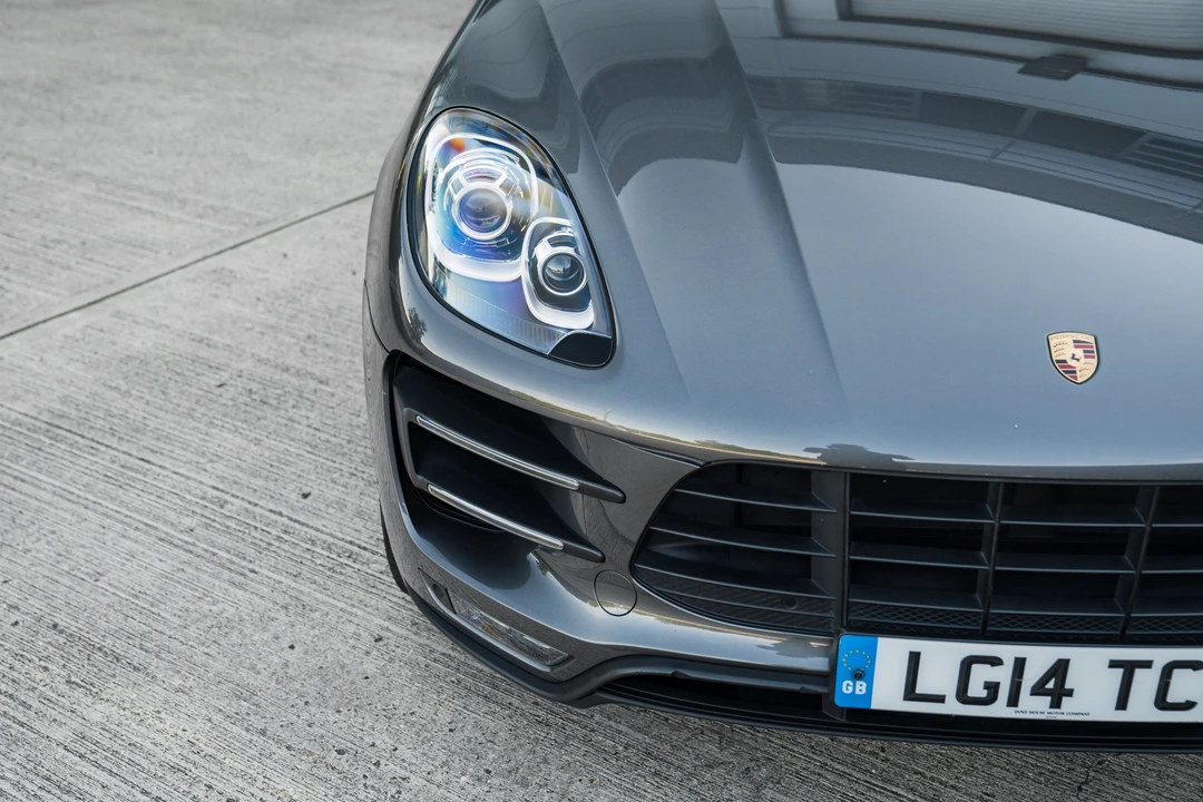2014 Porsche Macan Turbo - Image 17 of 31
