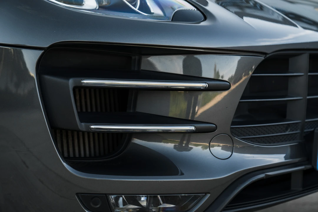 2014 Porsche Macan Turbo - Image 25 of 31