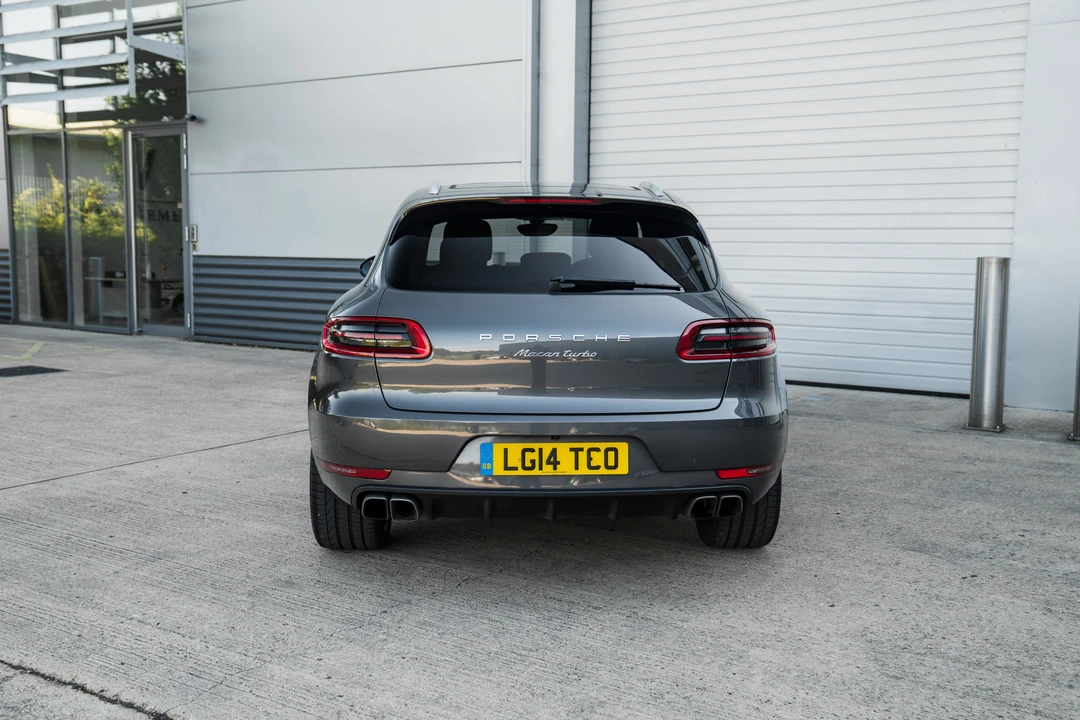 2014 Porsche Macan Turbo - Image 7 of 31