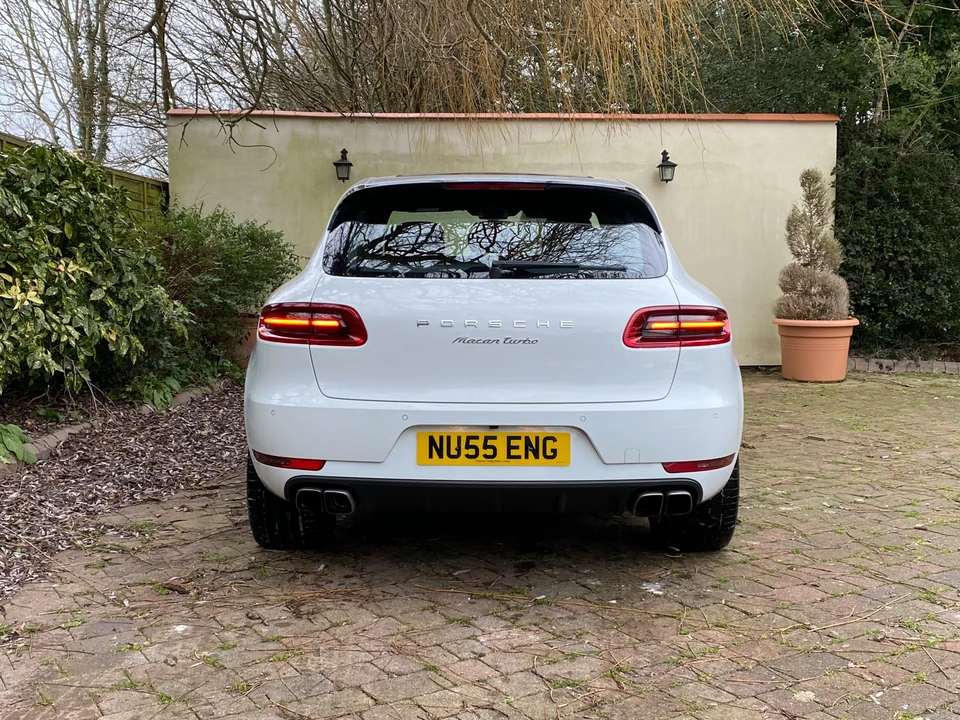 2014 Porsche Macan Turbo - Image 7 of 31