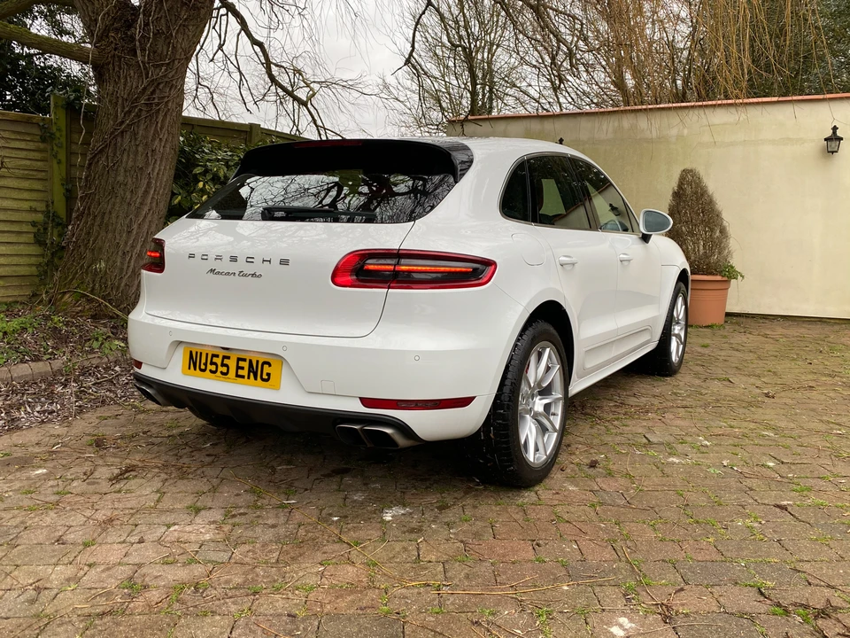 2014 Porsche Macan Turbo - Image 8 of 31