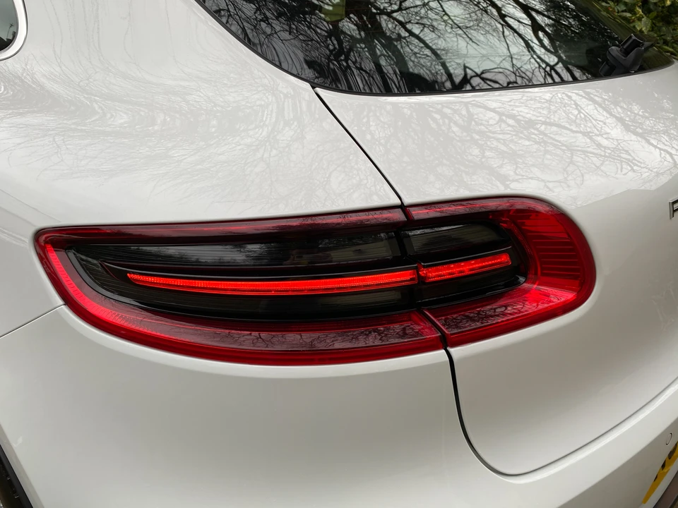 2014 Porsche Macan Turbo - Image 16 of 31