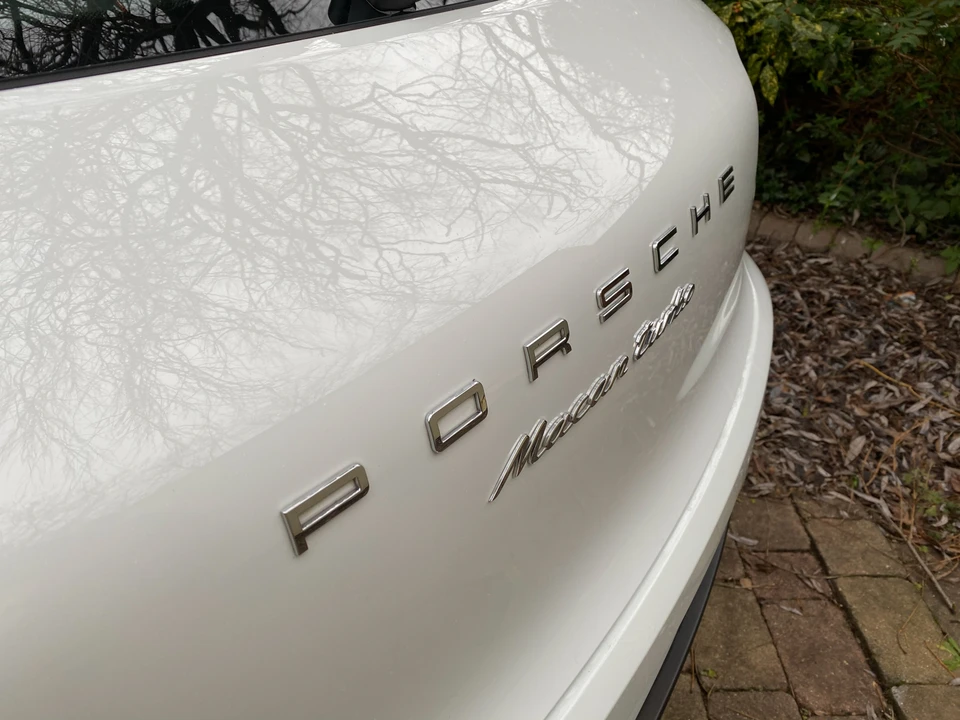 2014 Porsche Macan Turbo - Image 17 of 31