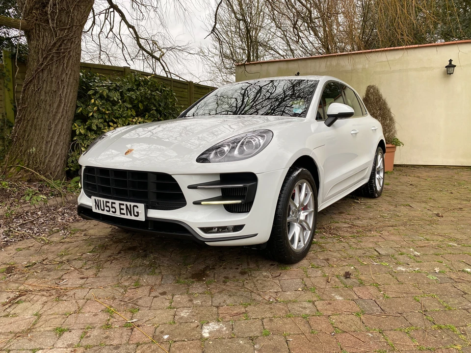 2014 Porsche Macan Turbo - Image 4 of 31