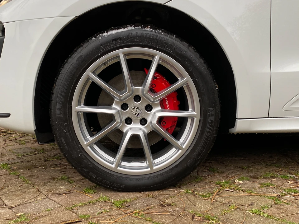 2014 Porsche Macan Turbo - Image 21 of 31