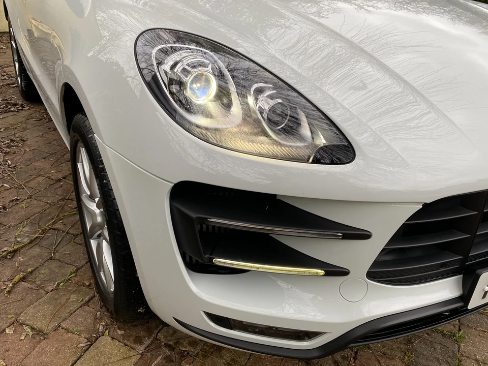 2014 Porsche Macan Turbo - Image 25 of 31
