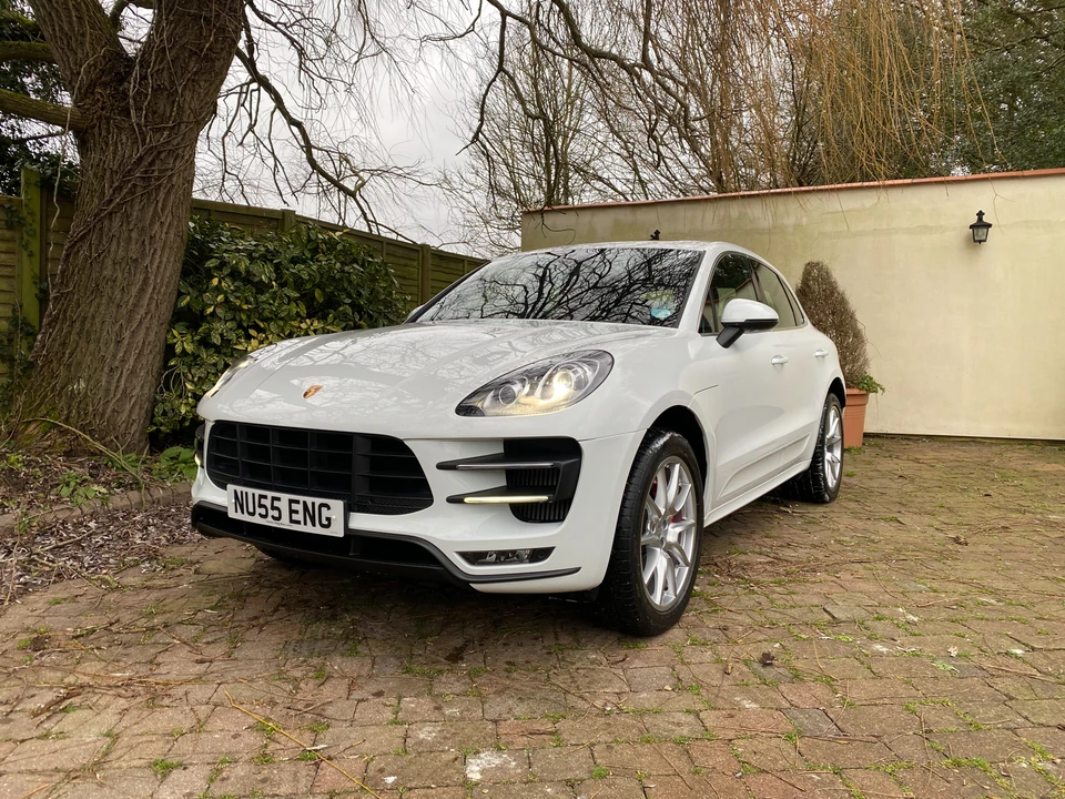 2014 Porsche Macan Turbo - Image 11 of 31