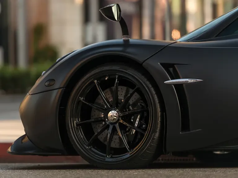 2014 Pagani Huayra - Image 21 of 31