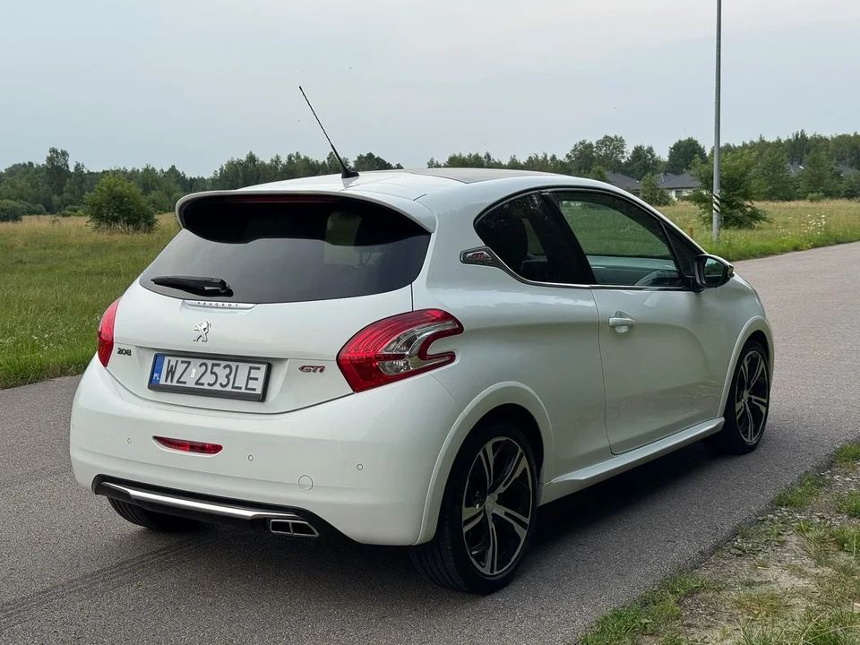2014 Peugeot - Image 9 of 30