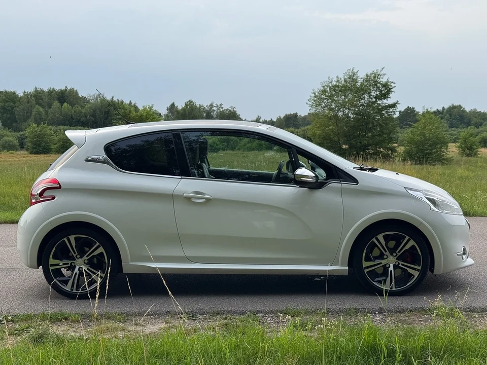 2014 Peugeot - Image 10 of 30