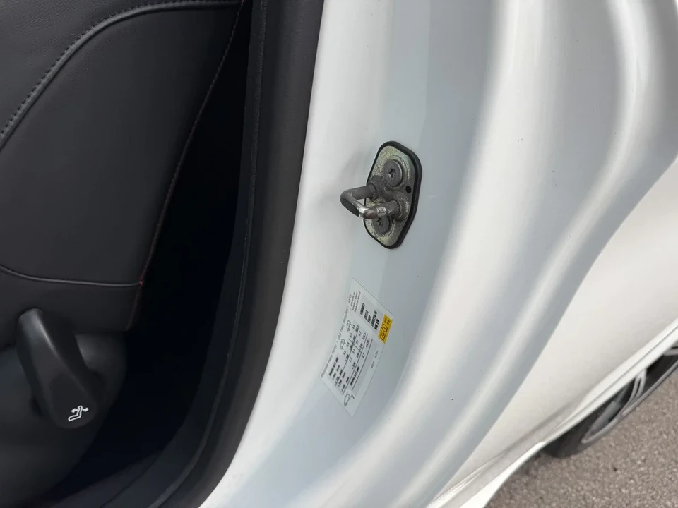 2014 Peugeot - Image 22 of 30