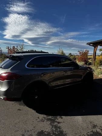 2014 Porsche 958 Cayenne - Image 2 of 3