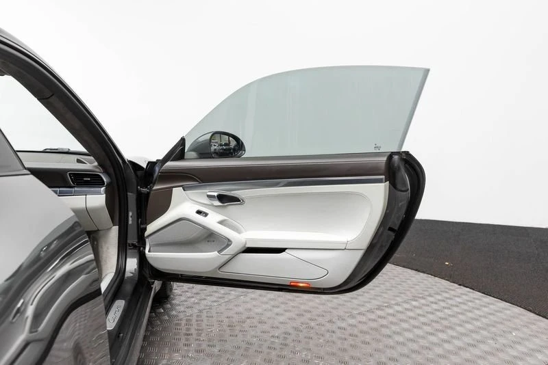 2014 Porsche 991 Carrera - Image 11 of 20