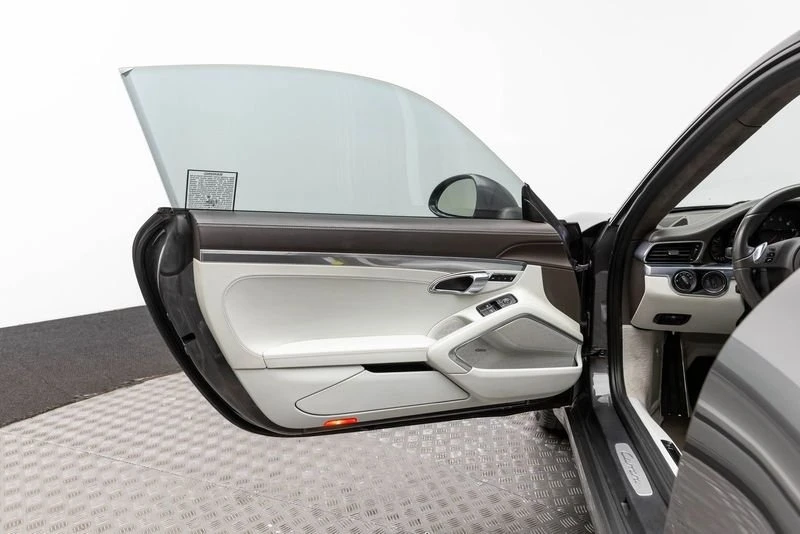 2014 Porsche 991 Carrera - Image 10 of 20