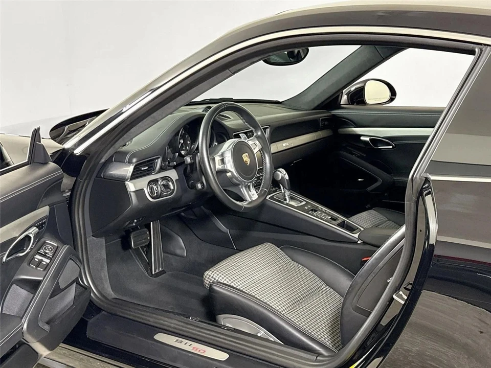 2014 Porsche 911 - Image 5 of 5