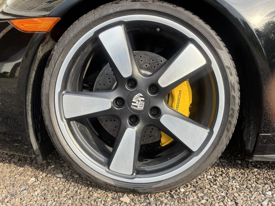 2014 Porsche 911 - Image 17 of 31