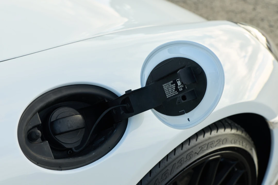 2014 Porsche 991 Carrera GTS - Image 14 of 31