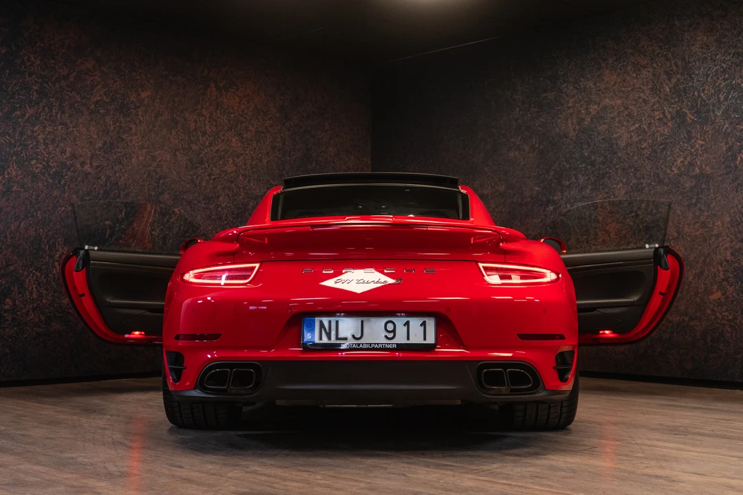 2014 Porsche 991 Turbo S - Image 14 of 31