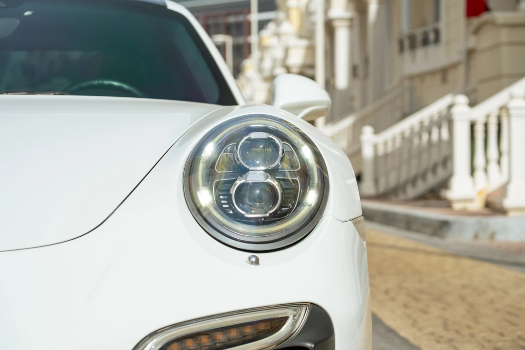 2014 Porsche 991 Turbo S - Image 11 of 31