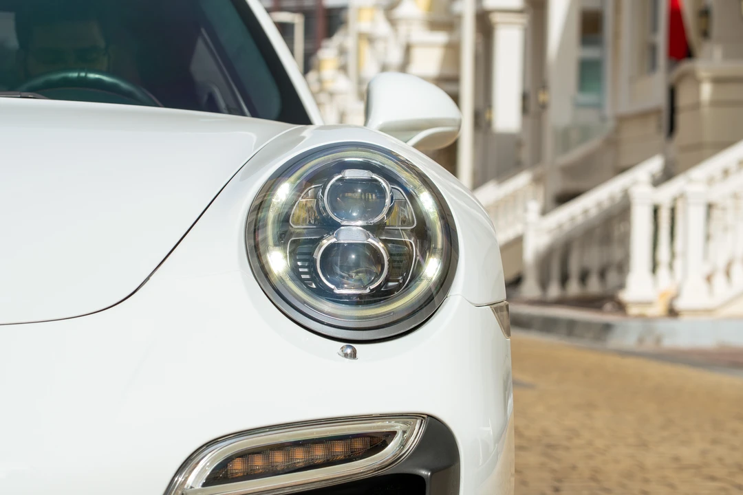 2014 Porsche 991 Turbo S - Image 17 of 31