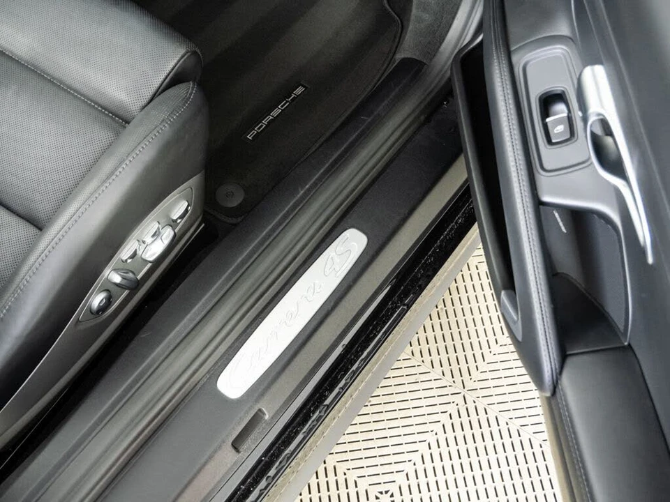 2014 Porsche 991 Carrera 4S - Image 23 of 31