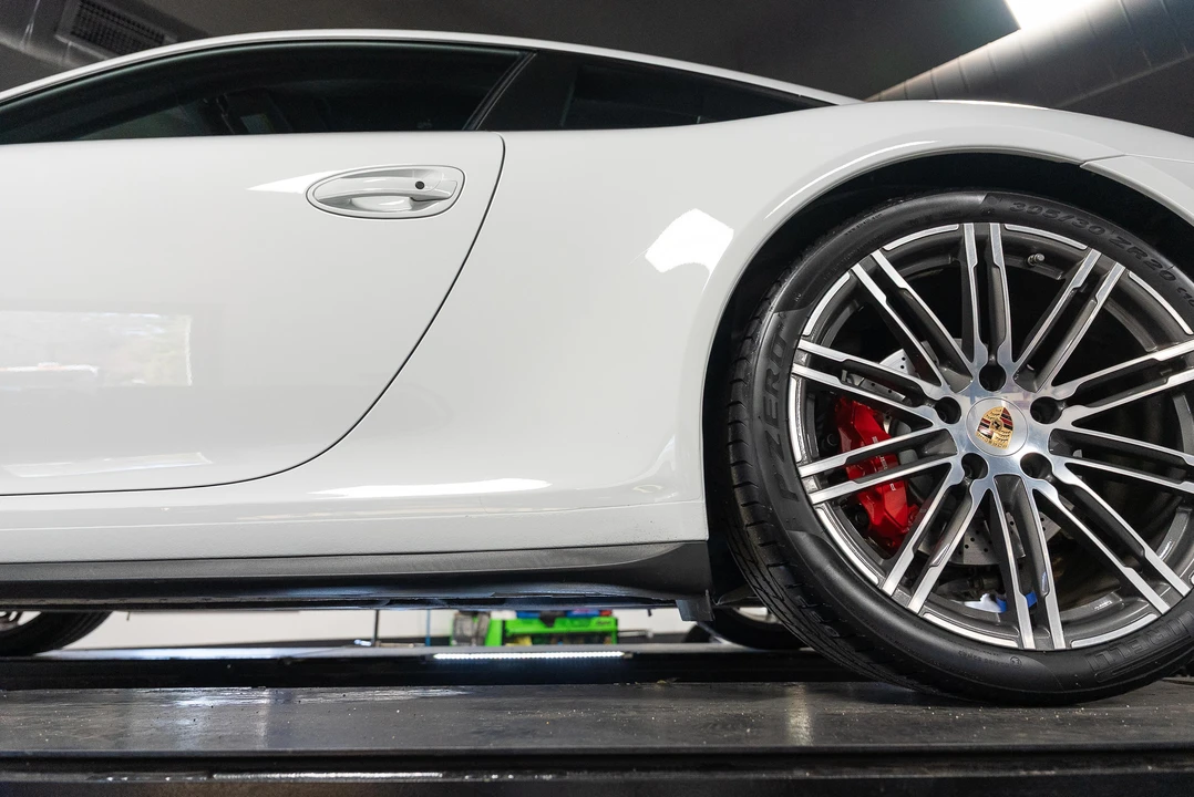 2014 Porsche 991 Carrera 4S - Image 28 of 31