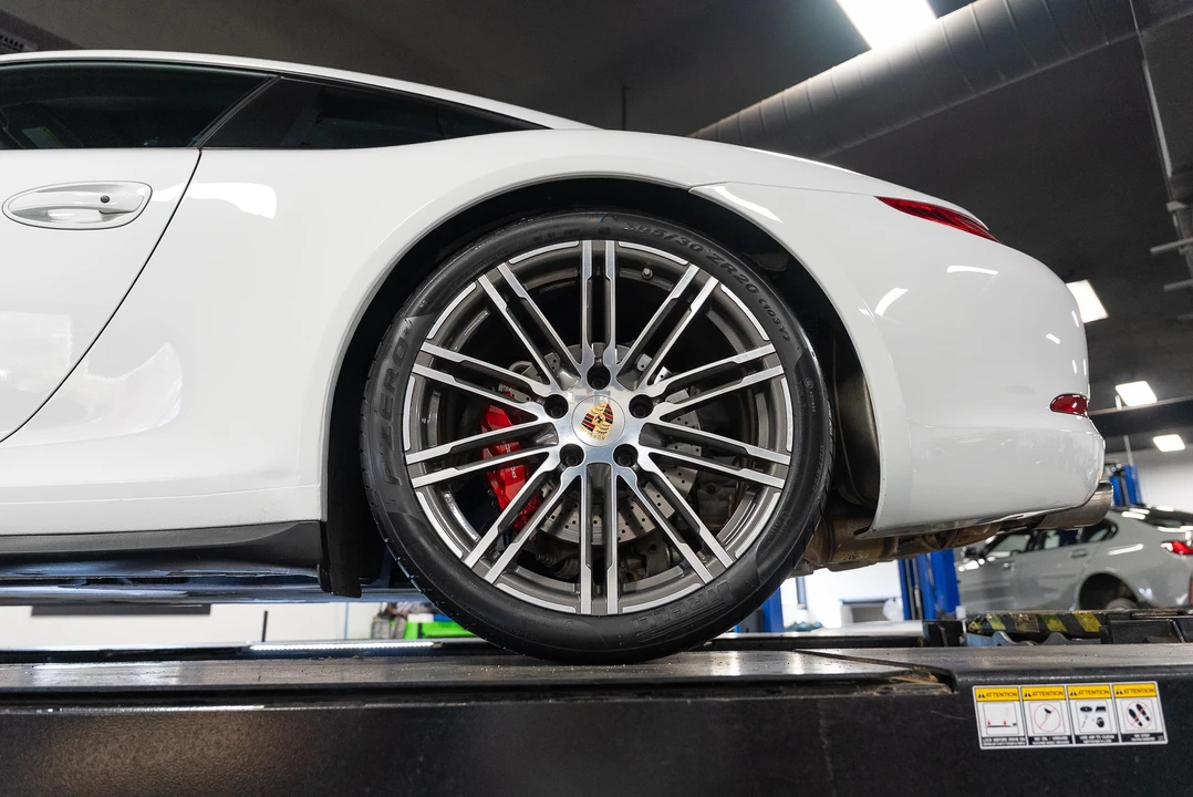 2014 Porsche 991 Carrera 4S - Image 29 of 31