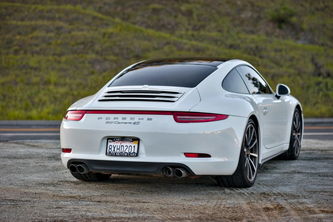 2014 Porsche 991 Carrera 4S - Image 11 of 30