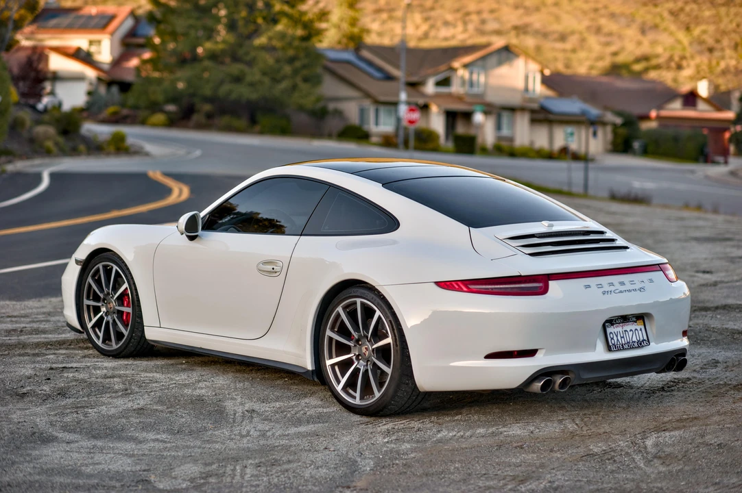 2014 Porsche 991 Carrera 4S - Image 9 of 30