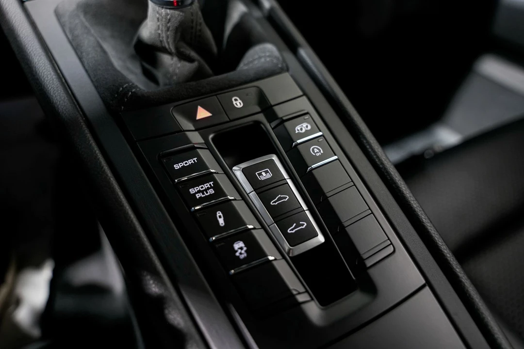 2014 Porsche 991 Carrera 4S - Image 15 of 31