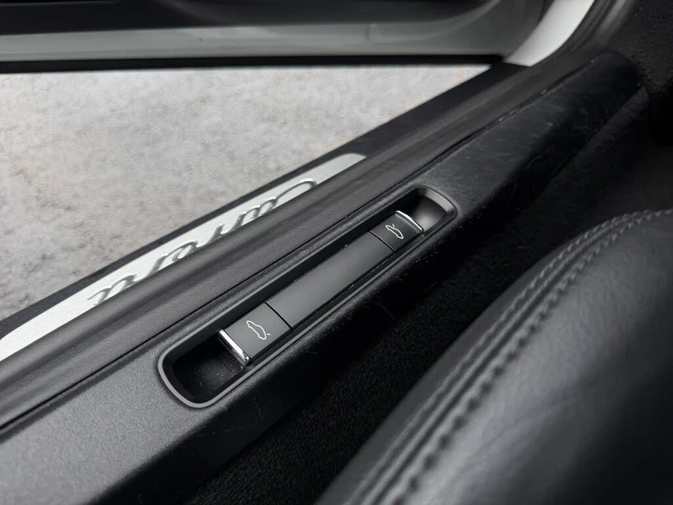 2014 Porsche 991 Carrera - Image 29 of 30