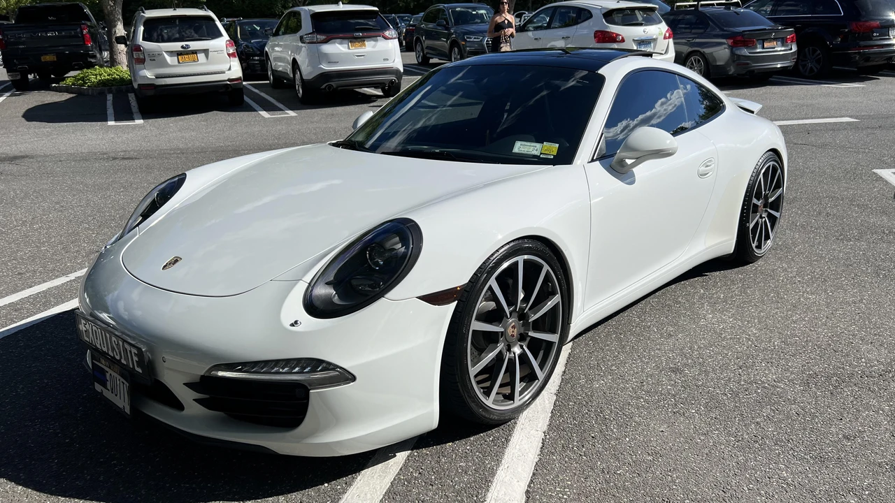2014 Porsche 991 Carrera - Image 11 of 31