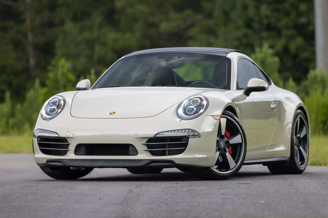 2014 Porsche - Image 2 of 24