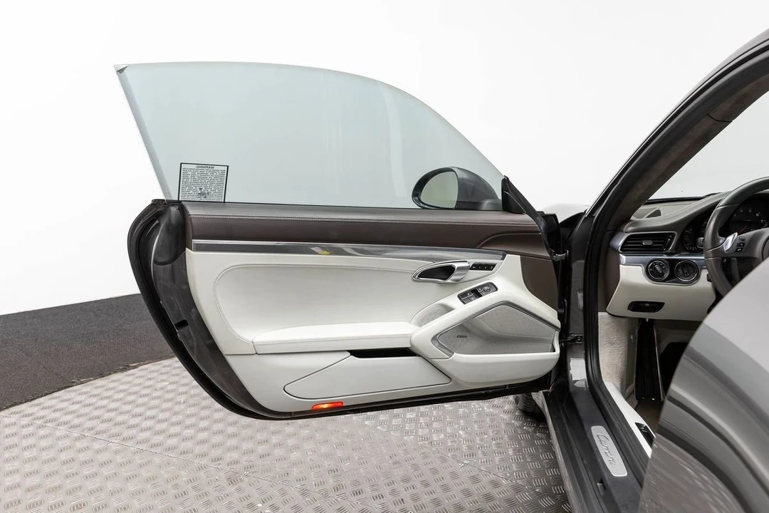2014 Porsche 991 Carrera - Image 10 of 21