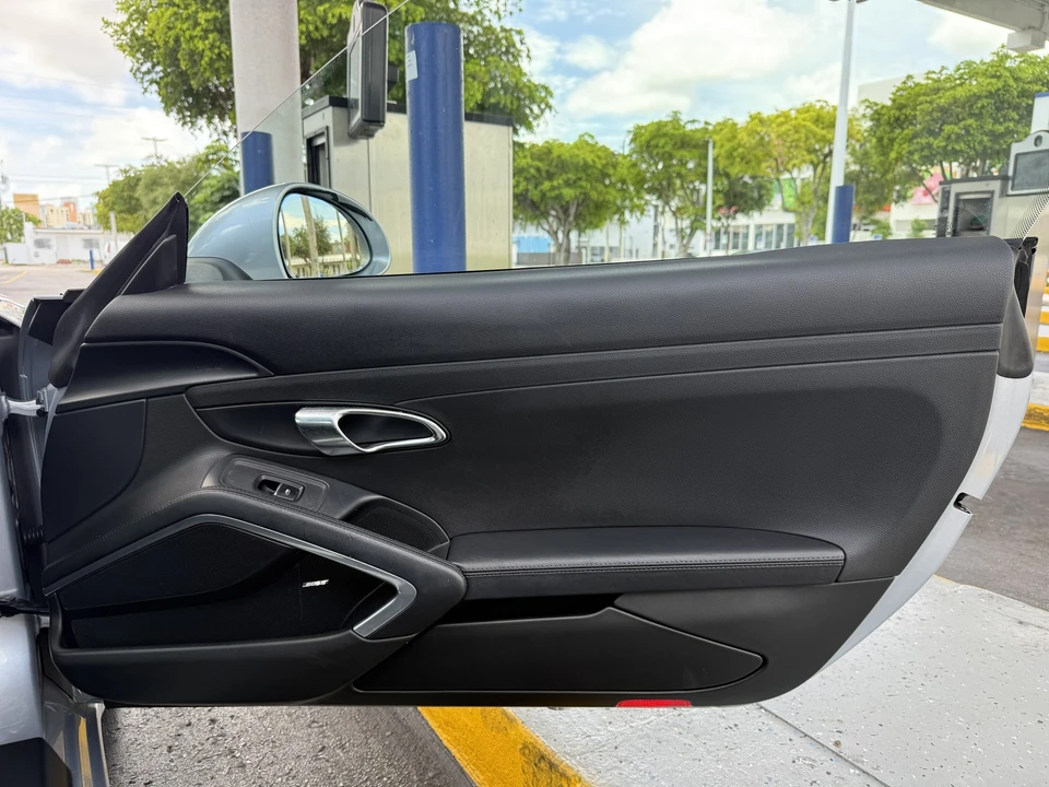 2014 Porsche 991 Carrera - Image 16 of 21