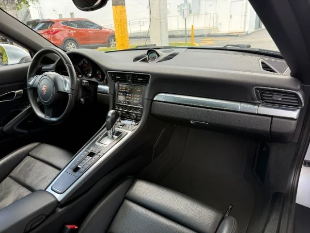 2014 Porsche 991 Carrera - Image 12 of 21