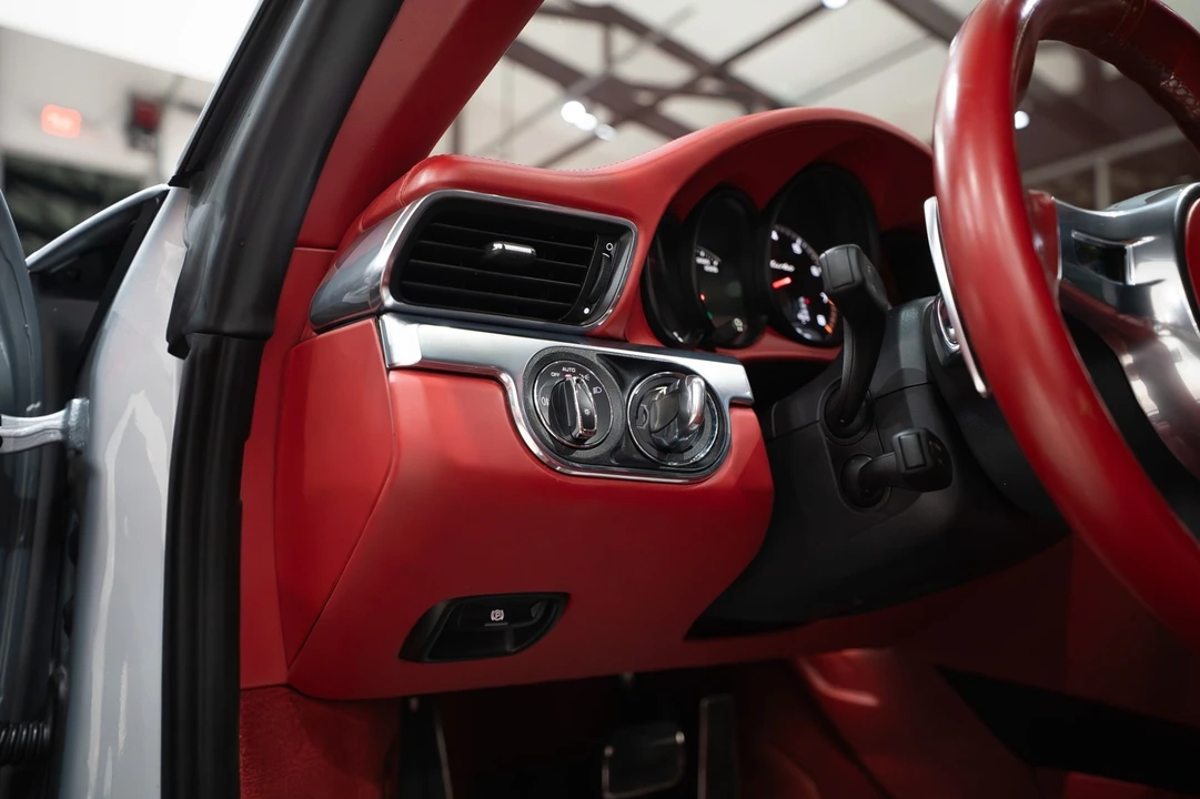2014 Porsche 991 Carrera - Image 16 of 21