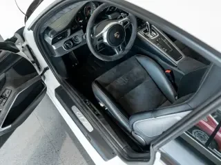 2014 Porsche 991 GT3 - Image 29 of 31