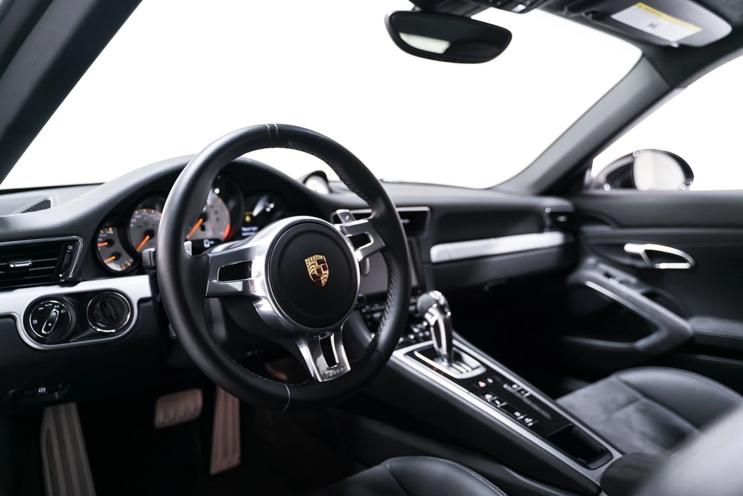 2014 Porsche 991 GT3 - Image 15 of 31