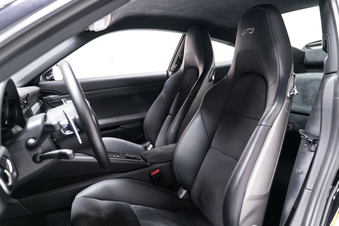 2014 Porsche 991 GT3 - Image 17 of 31
