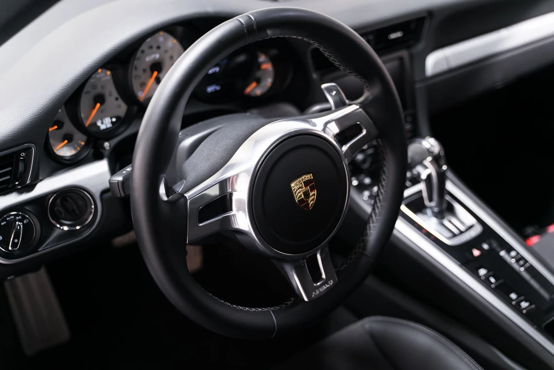 2014 Porsche 991 GT3 - Image 26 of 31
