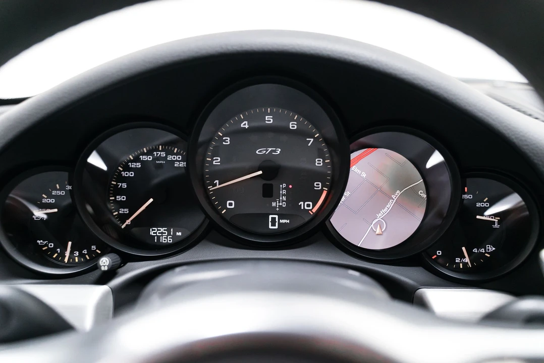 2014 Porsche 991 GT3 - Image 23 of 31