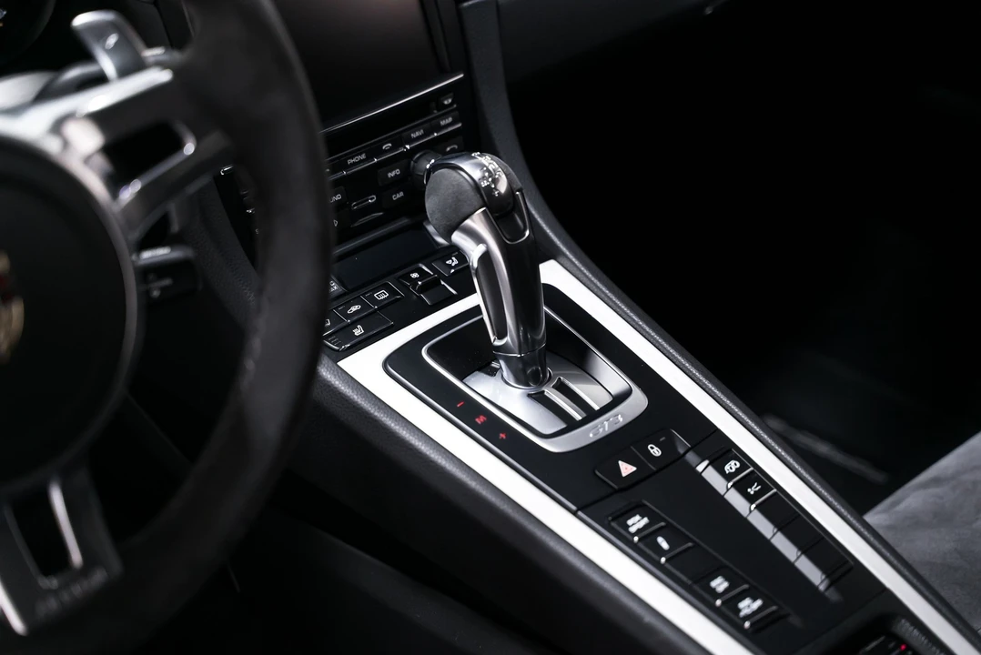 2014 Porsche 991 GT3 - Image 25 of 31