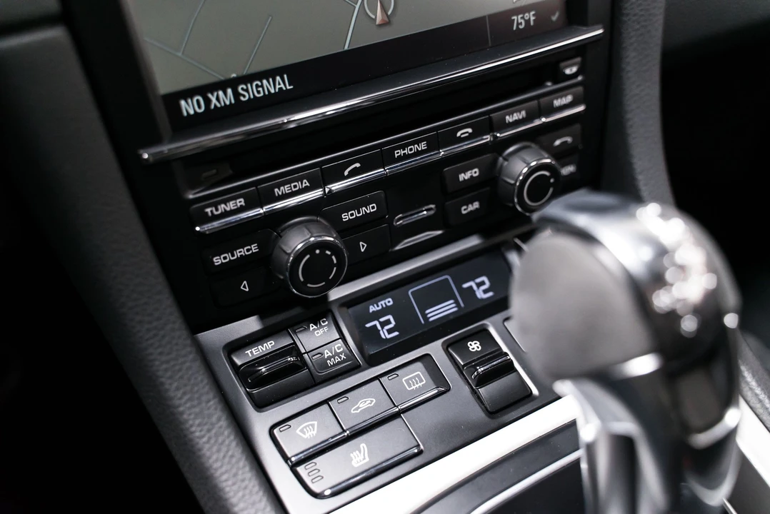 2014 Porsche 991 GT3 - Image 28 of 31